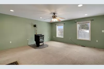 15 Myrtle Ave, Sterling, MA 01564 - Photo 8