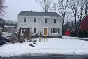 9 Riverbank Cir, Haverhill, MA 01835 - Photo 2