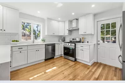 18 Lynn St, Malden, MA 02148 - Photo 6