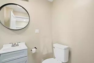 52 Osgood St, Springfield, MA 01107 - Photo 12