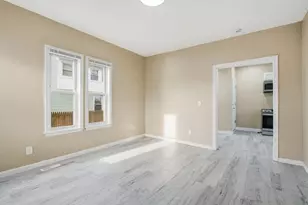 52 Osgood St, Springfield, MA 01107 - Photo 6