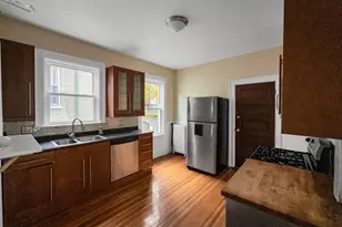 27 Woodlawn St, Boston, MA 02130 - Photo 2