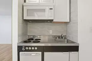 70 Southbridge St, Worcester, MA 01608 - Photo 8