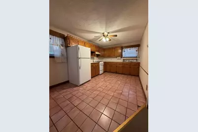 68 Cross St, Fall River, MA 02723 - Photo 2