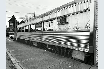 805 Rockdale Ave, New Bedford, MA 02740 - Photo 2