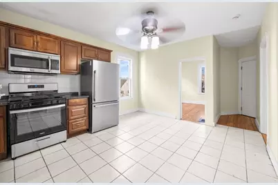 427 Ferry St #2, Everett, MA 02149 - Photo 4