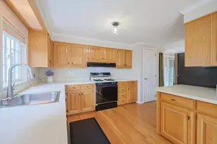 27 Fir Rd, Rockland, MA 02370 - Photo 4