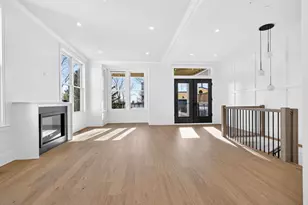 427 E 6th St, Boston, MA 02127 - Photo 6