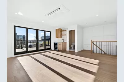 427 E 6th St #3, Boston, MA 02127 - Photo 8