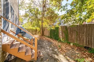 8 Hastings St, Boston, MA 02132 - Photo 16