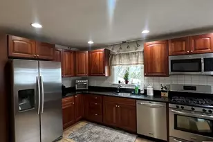 284 Torrey St, Brockton, MA 02301 - Photo 8