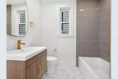 427 E 6th St #2, Boston, MA 02127 - Photo 10