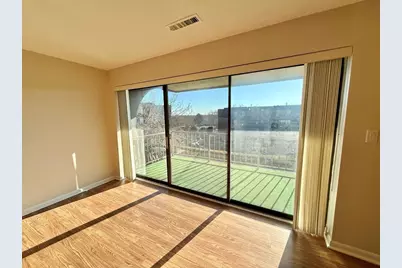 1006 Paradise Rd #3R, Swampscott, MA 01907 - Photo 4