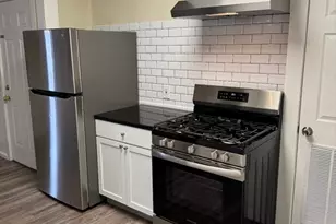 341 Lakeview Ave, Lowell, MA 01850 - Photo 4