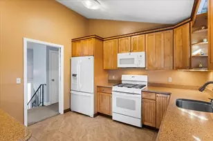 111 Indian Head Rd, Framingham, MA 01701 - Photo 10
