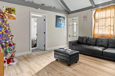 580 County St, Fall River, MA 02723 - Photo 4