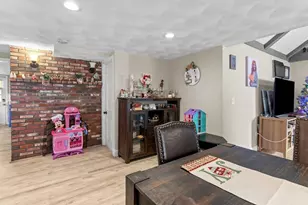 580 County St, Fall River, MA 02723 - Photo 16
