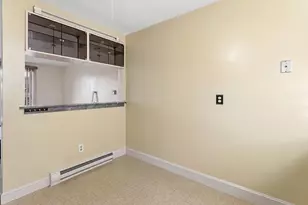 36 Essex St, Saugus, MA 01906 - Photo 6