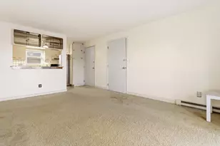 36 Essex St, Saugus, MA 01906 - Photo 4