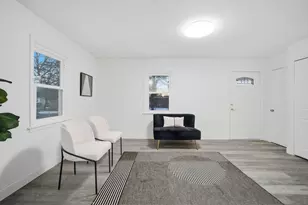 25 Pheland St, Springfield, MA 01109 - Photo 8