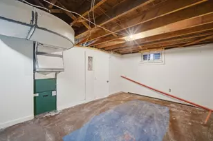 25 Pheland St, Springfield, MA 01109 - Photo 32