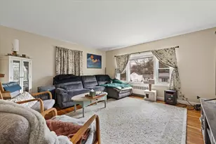 7 Holbrook Rd, Oxford, MA 01540 - Photo 4