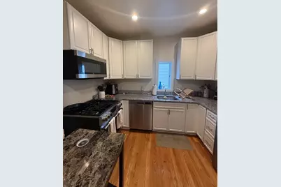 525 E 3rd St #2R, Boston, MA 02127 - Photo 8