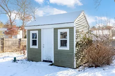 20 Montclair Ave, Pembroke, MA 02359 - Photo 8