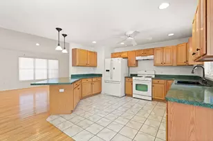 35 Preston Pl, Easton, MA 02356 - Photo 10