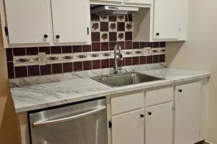 7 Cypress Rd, Boston, MA 02135 - Photo 2