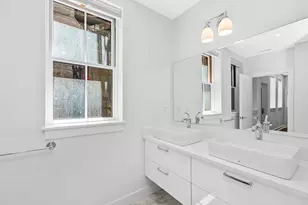 33-35 Bowdoin St, Boston, MA 02114 - Photo 8