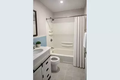 16 Cleveland Pl #11, Gloucester, MA 01930 - Photo 6