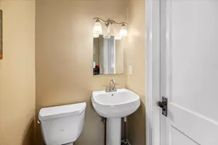 62 School St, Auburn, MA 01501 - Photo 22