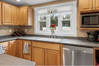 62 School St, Auburn, MA 01501 - Photo 16
