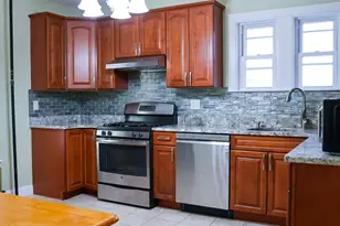 186 Powell St, Lowell, MA 01851 - Photo 16