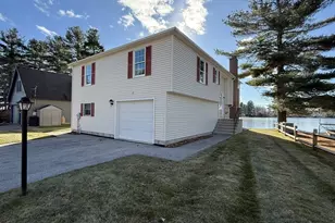 10 Indian Point Rd, Webster, MA 01570 - Photo 14