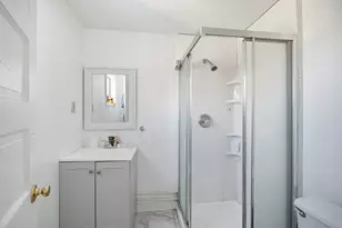 26 Vernon St, Holyoke, MA 01040 - Photo 22