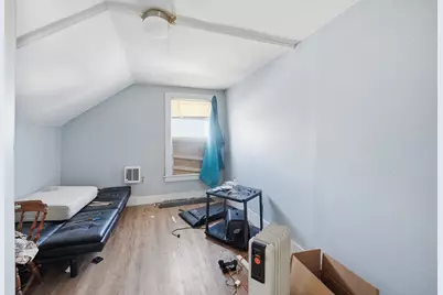 26 Vernon St, Holyoke, MA 01040 - Photo 18