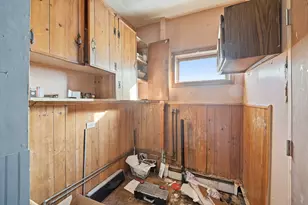 26 Vernon St, Holyoke, MA 01040 - Photo 6