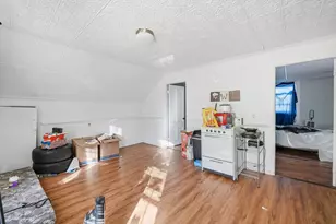 26 Vernon St, Holyoke, MA 01040 - Photo 16