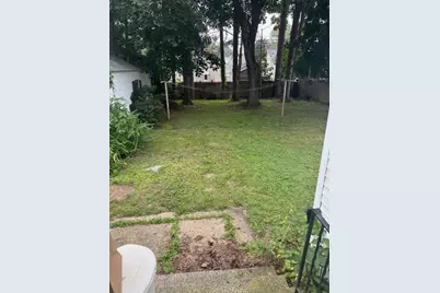 140 Sycamore Street, Holyoke, MA 01040 - Photo 2