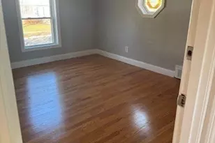 140 Sycamore St, Holyoke, MA 01040 - Photo 12