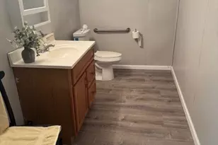 140 Sycamore St, Holyoke, MA 01040 - Photo 10