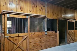 288 High St, Uxbridge, MA 01569 - Photo 6