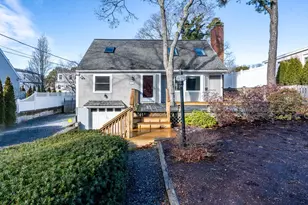 71 Shore Dr, Mashpee, MA 02649 - Photo 2