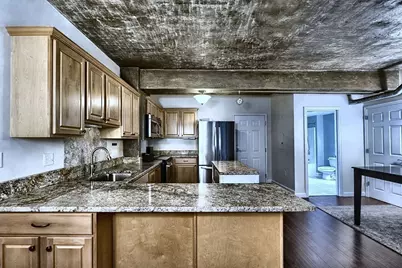 23-33 Middle St #4, Lowell, MA 01852 - Photo 4