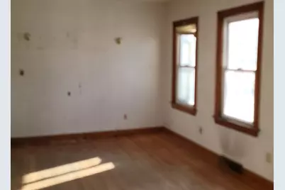 33 Lansing Pl, Springfield, MA 01108 - Photo 6