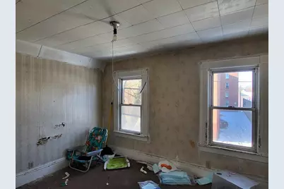 33 Lansing Pl, Springfield, MA 01108 - Photo 12