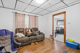 17 Fairbanks St, Worcester, MA 01610 - Photo 4