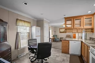 28 Terry Dr, Attleboro, MA 02703 - Photo 8